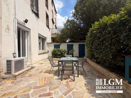 63170 aubière – rare! t1 bis rénové avec agréable jardin privatif de 140m²