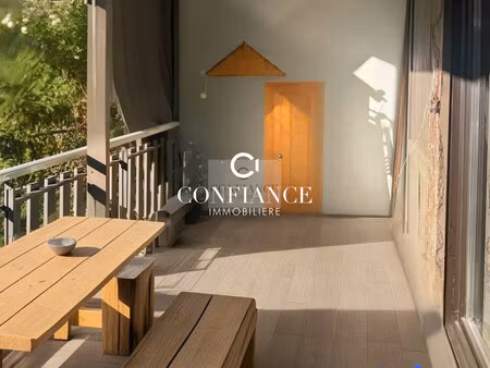 (06660) // auron proche centre vrai 2 pieces renove + ch cab