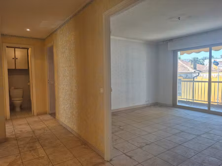 t3 de 60 72 m² à rénover avec cave  parking  balcon et terras