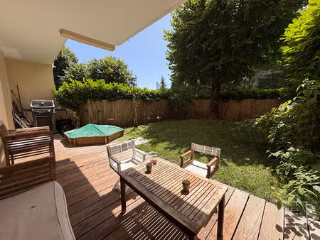 champagne au mont d'or - rez de jardin - t4