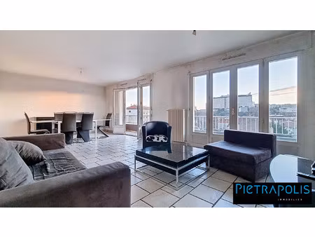 t4 de 93m² avec balcon et garage