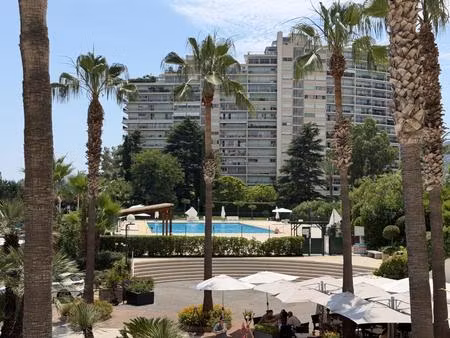 cannes marina 2 pièces meublé parfait état balcon parking ca