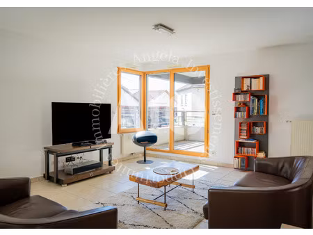 appartement spacieux t5 traversant de113 m2 avec balcon  ter