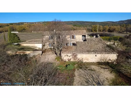 ancienne ferme pleine de charme offrant un beau potentiel