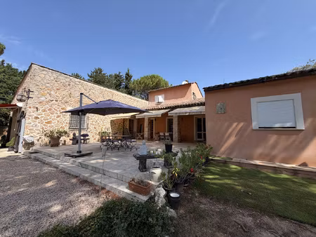 régusse propriété de 210m2