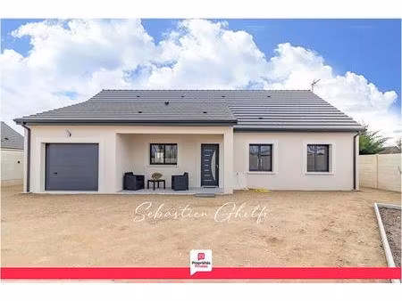maison de plain-pied avec 3 chambres dont 1 parentale-garage-parcelle de 590 m²
