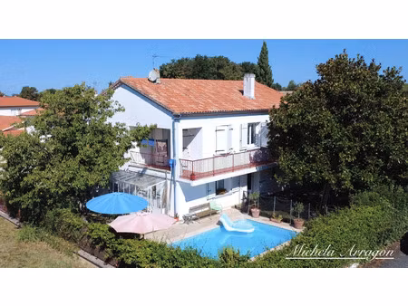 maison à vendre villeneuve sur lot 7 pièce(s) 156m2 198 000€