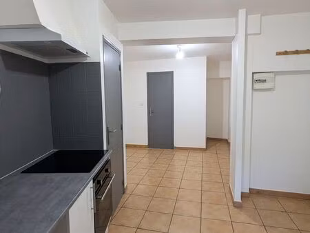 location f2 32m2 arles sur tech