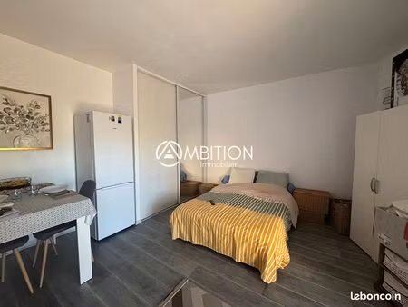 studio 1 pièce 27 m²
