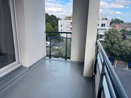 appartement 3 pièces avec balcon et parking