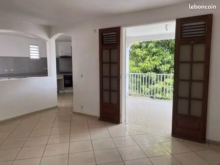 loue t5 1er étage