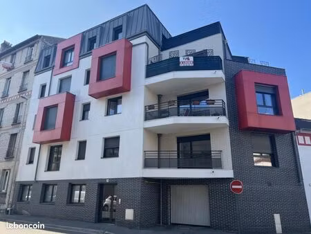 studio 1 pièce 27 m²