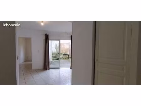 t3 - 76m2 avec cour privative - centre-ville châtellerault
