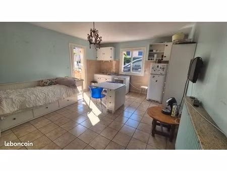 lumineux studio meuble de 25 m2