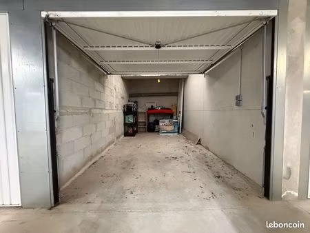 loue garage sous-sol