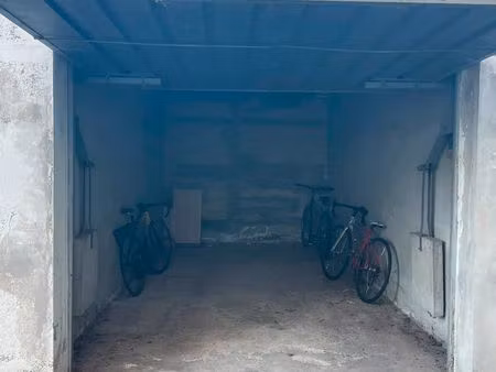 garage fermé 15 m2