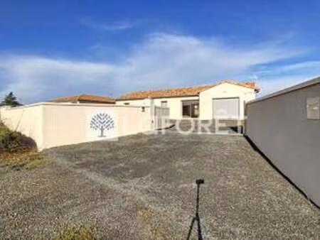 location maison à airvault (79600) : à louer / 110m² airvault