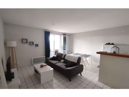 location appartement  m² t-2 à aubenas  534 €