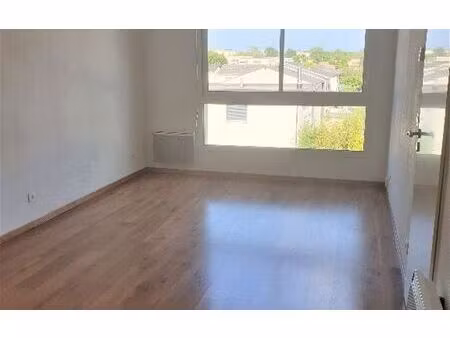 location appartement  m² t-2 à bruges  768 €