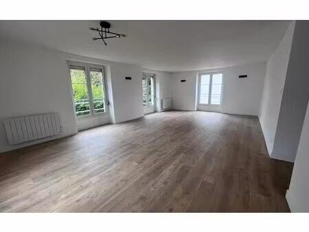 location appartement  93.76 m² t-3 à compiègne  1 150 €