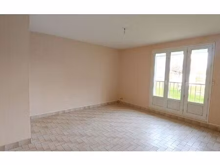 location appartement  m² t-3 à essômes-sur-marne  670 €