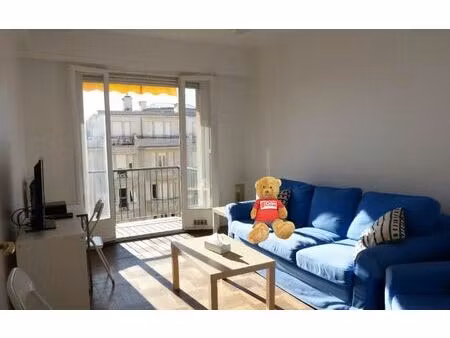 location appartement  m² t-2 à nice  914 €