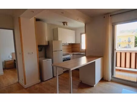 location appartement  m² t-2 à nice  1 035 €