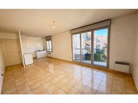 location appartement  47.83 m² t-2 à villeurbanne  770 €