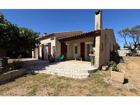 location maison  m² t-5 à mauguio  2 100 €