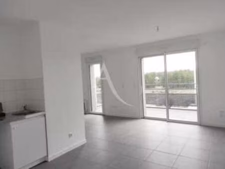location appartement t1 à saint-gilles-croix-de-vie croix de vie (85800) : à louer t1 / 31
