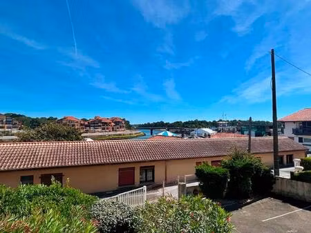 emplacement idéal avec parking sécurisé