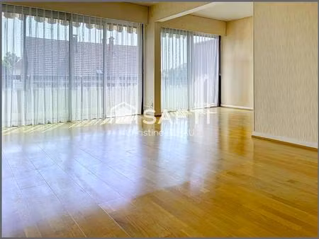 appartement familial traversant et beau balcon