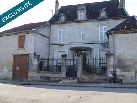 grande maison de caractère à rénover !