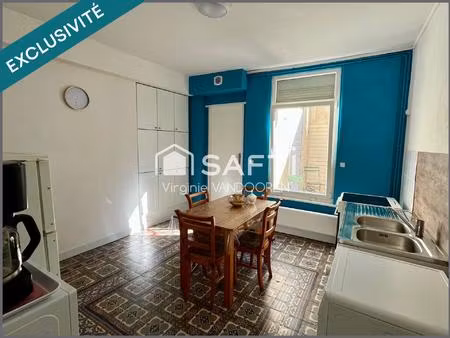 maison de ville mitoyenne – 3 chambres – cour