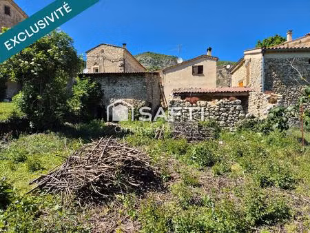 ancienne remise à rénover avec jardin. et dépendance.