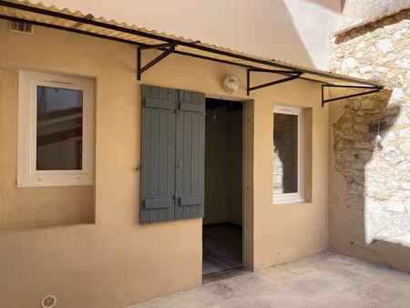 maison de village avec cour et dépendance
