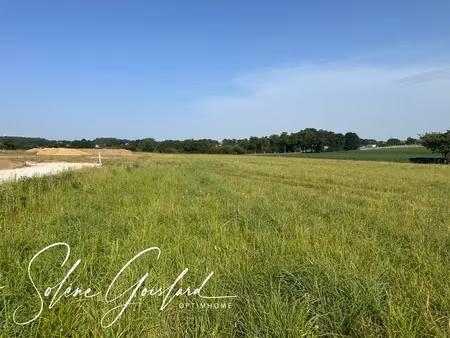 terrain à bâtir !!! proche bourg  au calme