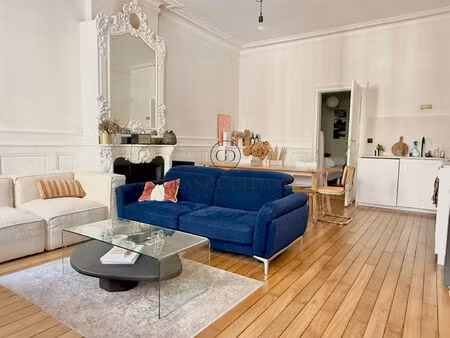 appartement rénové immeuble pierre - jardin public