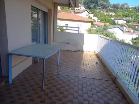 beau 3 pièces avec grande terrasse
