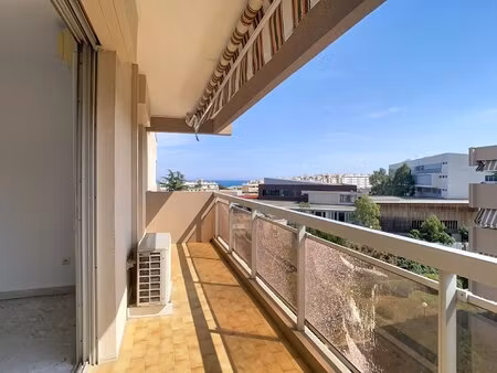 nice fabron f4 terrasse-cave (garage en sus)