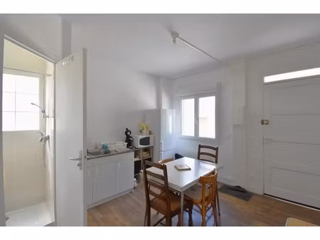 studio lumineux  refait à neuf avec balcon saint martin de valamas (07)