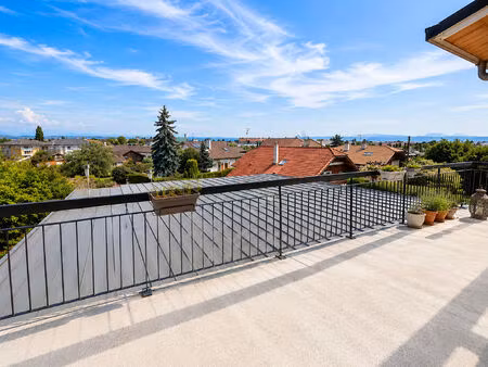 t3 de 76 m² avec terrasse de 25 m²  garage  cave et stationnement