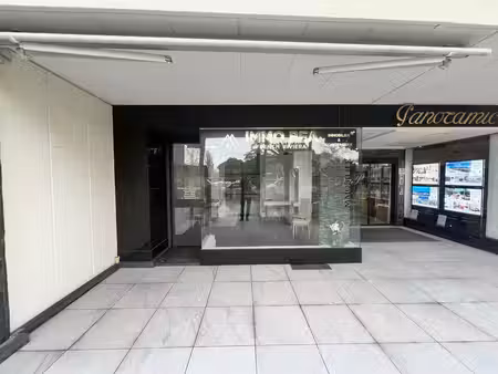 location commerce 36m²