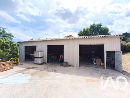 vente garage 696 m²