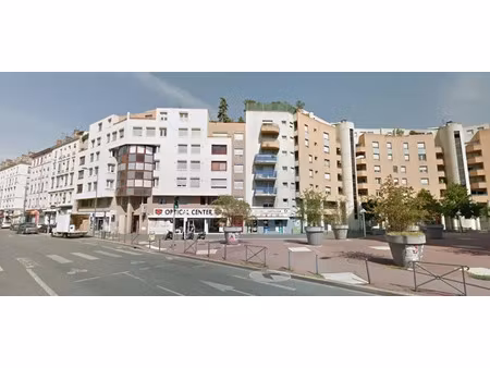 location parking à villeurbanne (69100)  94 €