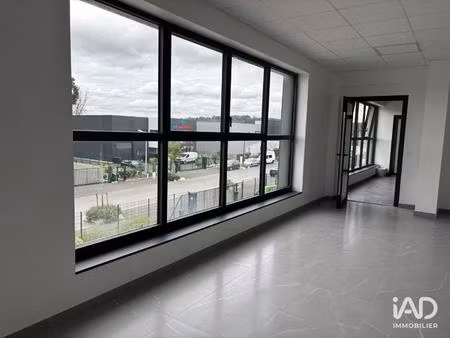 location local d'activités 100 m²