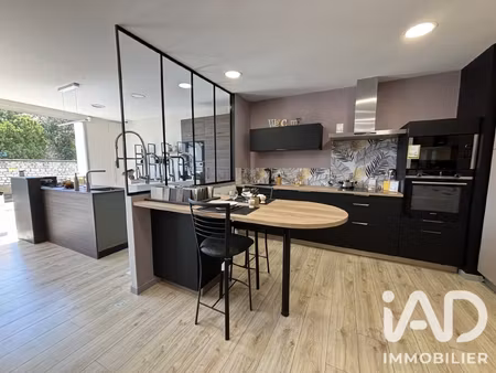 vente menuiserie 320 m²