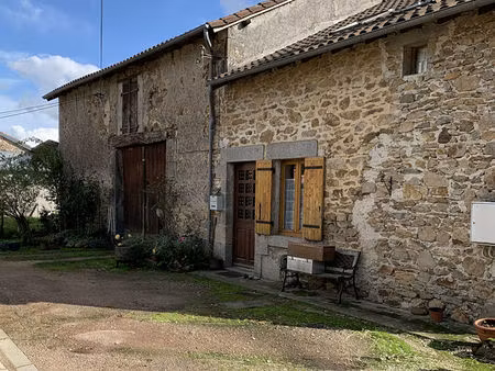 charmante maison individuelle de 3 chambres avec 2 granges dans un environnement calme