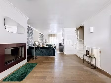 maison de ville 9 pièces 219 m2