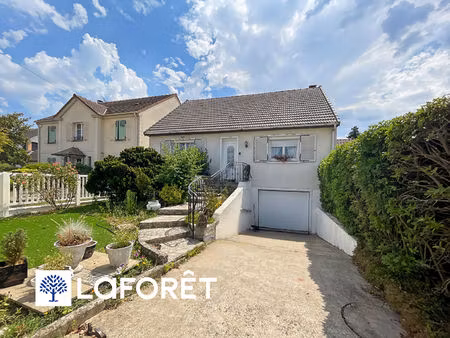 maison traditionnelle sur sous-sol total de 5 pièces à vendre à sainte geneviève des bois